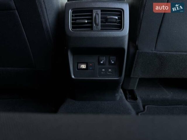 Серый Ниссан ИксТрейл, объемом двигателя 1.5 л и пробегом 12 тыс. км за 35990 $, фото 79 на Automoto.ua