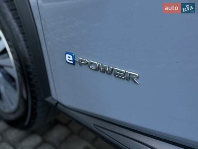 Серый Ниссан ИксТрейл, объемом двигателя 1.5 л и пробегом 12 тыс. км за 35990 $, фото 40 на Automoto.ua