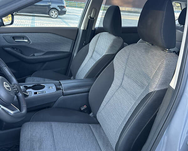 Сірий Ніссан ІксТрейл, об'ємом двигуна 1.5 л та пробігом 25 тис. км за 30200 $, фото 6 на Automoto.ua