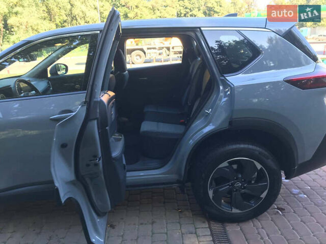 Сірий Ніссан ІксТрейл, об'ємом двигуна 1.5 л та пробігом 6 тис. км за 33333 $, фото 27 на Automoto.ua