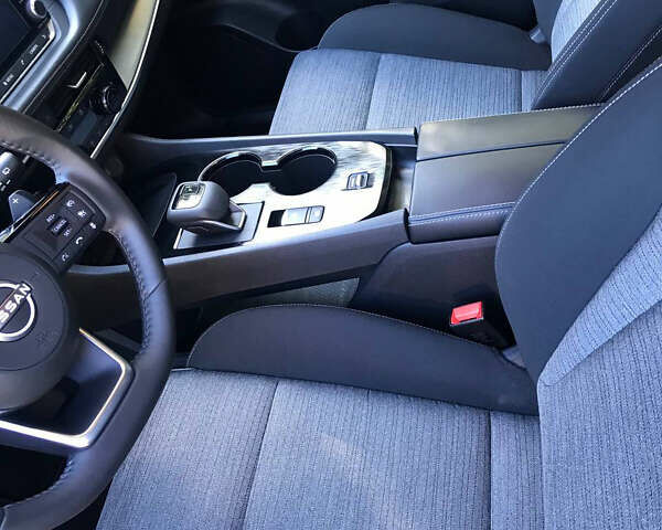 Сірий Ніссан ІксТрейл, об'ємом двигуна 1.5 л та пробігом 6 тис. км за 33333 $, фото 33 на Automoto.ua