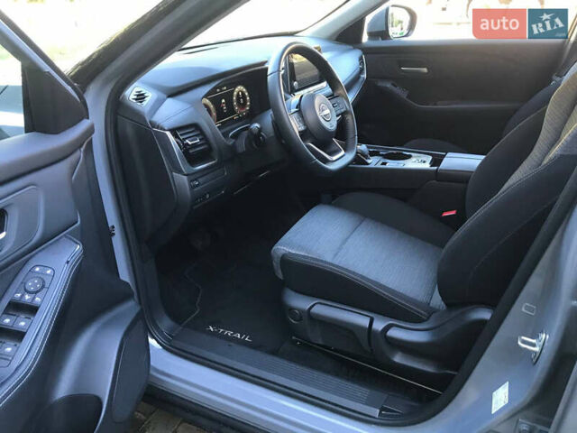 Сірий Ніссан ІксТрейл, об'ємом двигуна 1.5 л та пробігом 6 тис. км за 33333 $, фото 32 на Automoto.ua