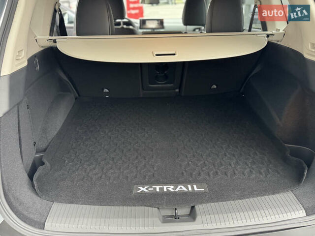 Серый Ниссан ИксТрейл, объемом двигателя 1.5 л и пробегом 1 тыс. км за 41425 $, фото 27 на Automoto.ua