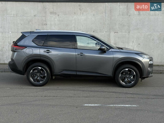 Серый Ниссан ИксТрейл, объемом двигателя 1.5 л и пробегом 1 тыс. км за 35250 $, фото 7 на Automoto.ua