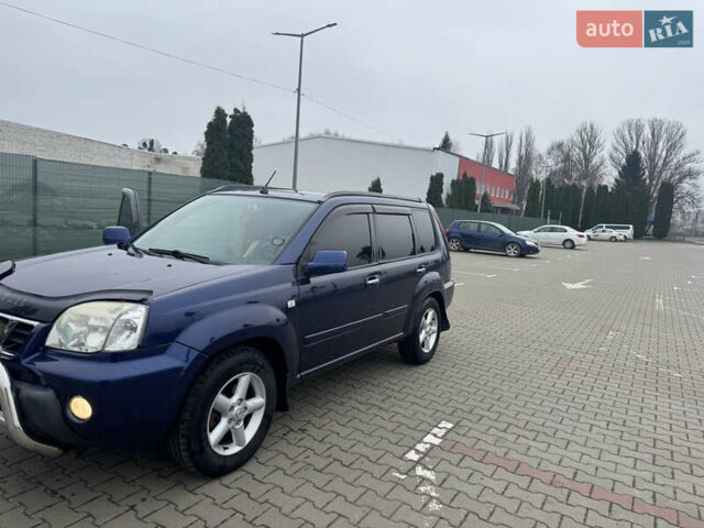 Синий Ниссан ИксТрейл, объемом двигателя 2 л и пробегом 222 тыс. км за 4700 $, фото 1 на Automoto.ua