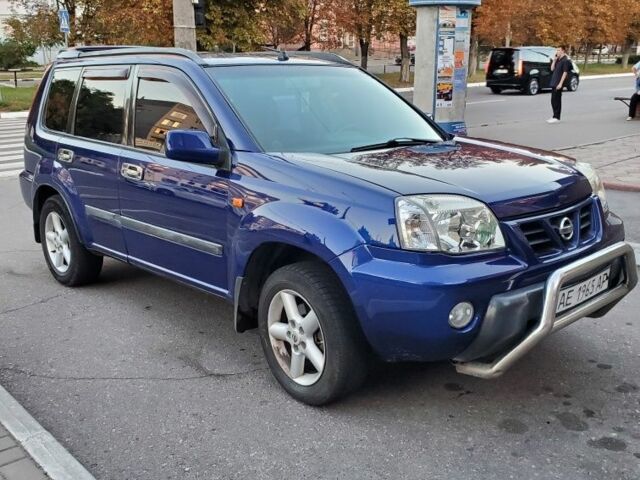 Синій Ніссан ІксТрейл, об'ємом двигуна 2 л та пробігом 300 тис. км за 4400 $, фото 1 на Automoto.ua