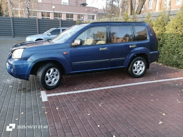 Синий Ниссан ИксТрейл, объемом двигателя 2.2 л и пробегом 278 тыс. км за 3100 $, фото 5 на Automoto.ua