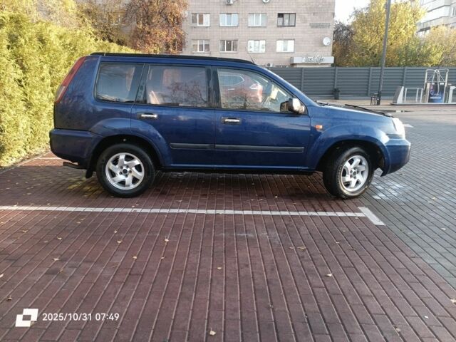 Синий Ниссан ИксТрейл, объемом двигателя 2.2 л и пробегом 278 тыс. км за 3100 $, фото 4 на Automoto.ua
