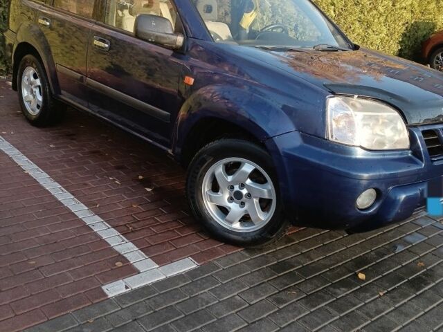 Синий Ниссан ИксТрейл, объемом двигателя 2.2 л и пробегом 278 тыс. км за 3100 $, фото 2 на Automoto.ua