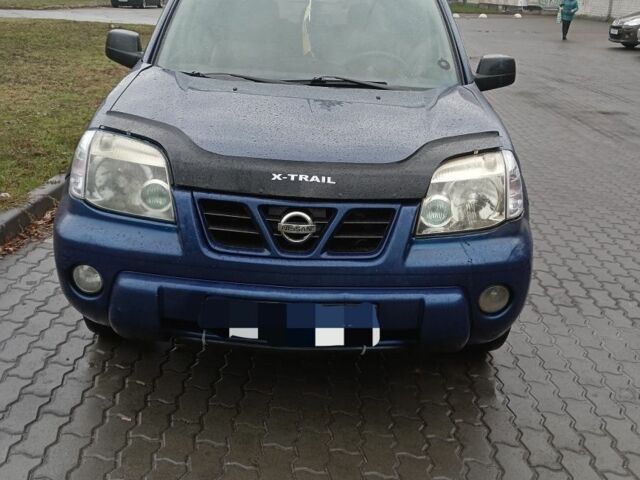 Синий Ниссан ИксТрейл, объемом двигателя 2.2 л и пробегом 278 тыс. км за 2900 $, фото 2 на Automoto.ua