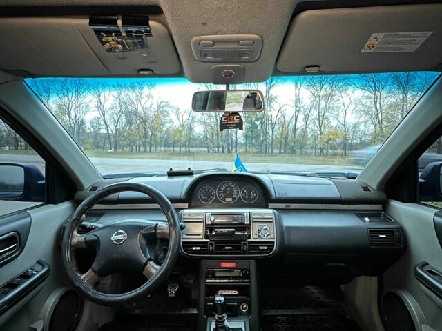 Синий Ниссан ИксТрейл, объемом двигателя 2.2 л и пробегом 327 тыс. км за 3300 $, фото 8 на Automoto.ua