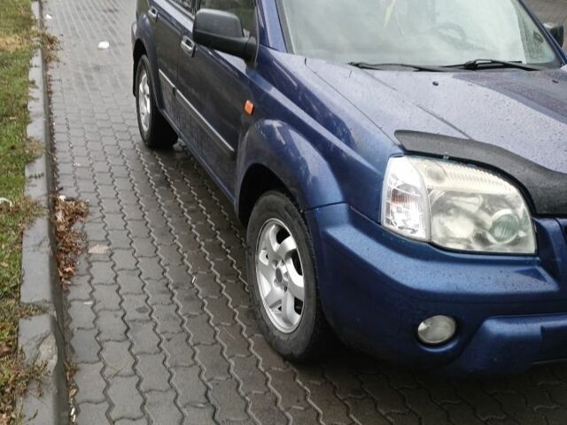 Синий Ниссан ИксТрейл, объемом двигателя 2.2 л и пробегом 278 тыс. км за 2900 $, фото 1 на Automoto.ua