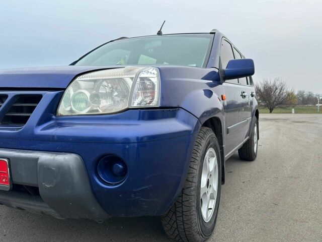 Синий Ниссан ИксТрейл, объемом двигателя 2.2 л и пробегом 327 тыс. км за 3300 $, фото 6 на Automoto.ua