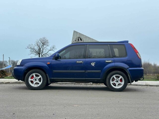 Синий Ниссан ИксТрейл, объемом двигателя 2.2 л и пробегом 327 тыс. км за 3300 $, фото 5 на Automoto.ua