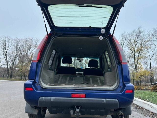 Синий Ниссан ИксТрейл, объемом двигателя 2.2 л и пробегом 327 тыс. км за 3300 $, фото 16 на Automoto.ua