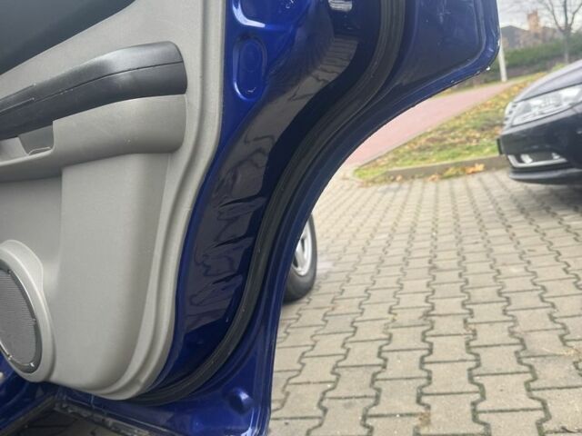 Синий Ниссан ИксТрейл, объемом двигателя 2.2 л и пробегом 187 тыс. км за 3494 $, фото 13 на Automoto.ua