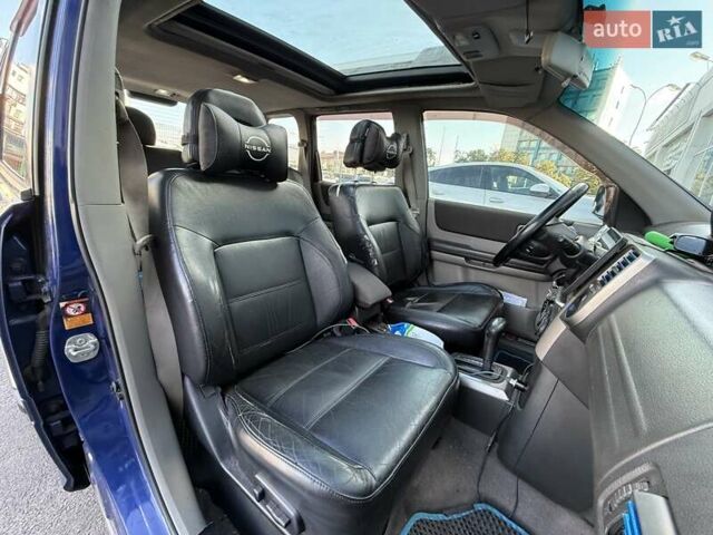Синий Ниссан ИксТрейл, объемом двигателя 2.5 л и пробегом 330 тыс. км за 7500 $, фото 13 на Automoto.ua