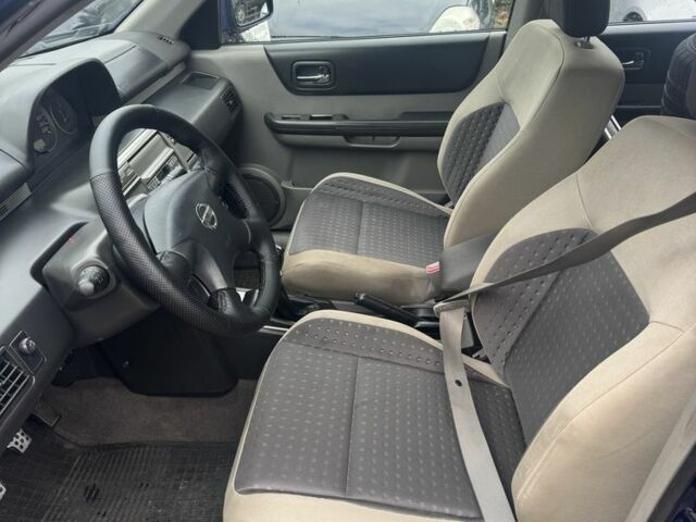 Синий Ниссан ИксТрейл, объемом двигателя 2.2 л и пробегом 187 тыс. км за 3494 $, фото 6 на Automoto.ua