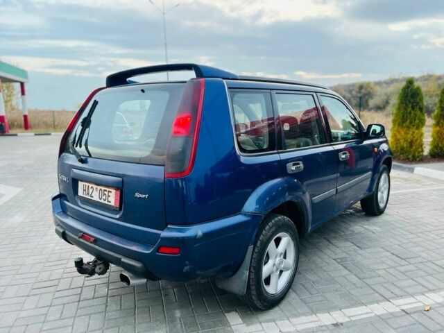 Синий Ниссан ИксТрейл, объемом двигателя 2.2 л и пробегом 100 тыс. км за 2750 $, фото 6 на Automoto.ua