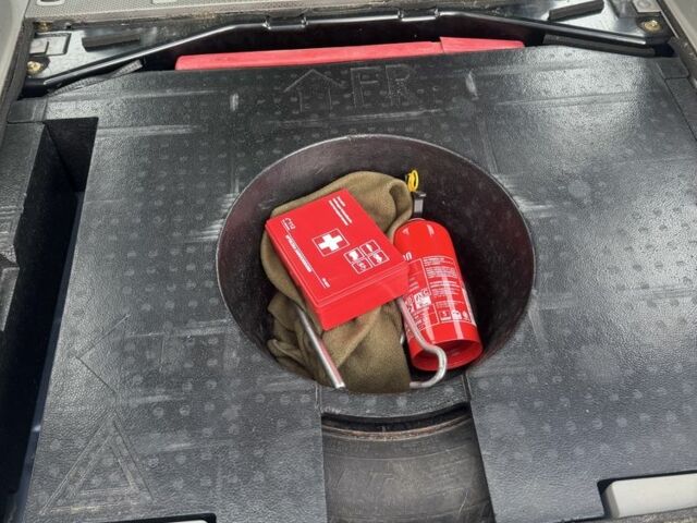 Синий Ниссан ИксТрейл, объемом двигателя 2.2 л и пробегом 187 тыс. км за 3494 $, фото 21 на Automoto.ua