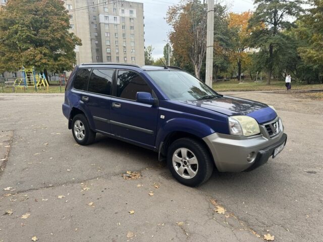 Синий Ниссан ИксТрейл, объемом двигателя 2.2 л и пробегом 300 тыс. км за 2650 $, фото 6 на Automoto.ua