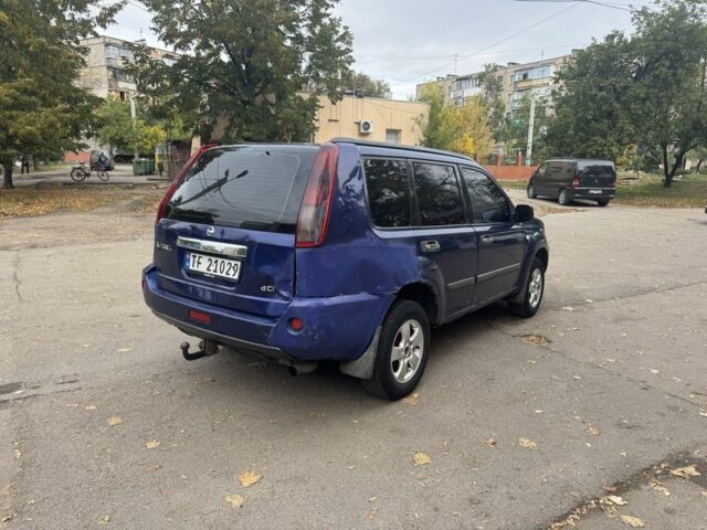 Синій Ніссан ІксТрейл, об'ємом двигуна 2.2 л та пробігом 275 тис. км за 2750 $, фото 4 на Automoto.ua