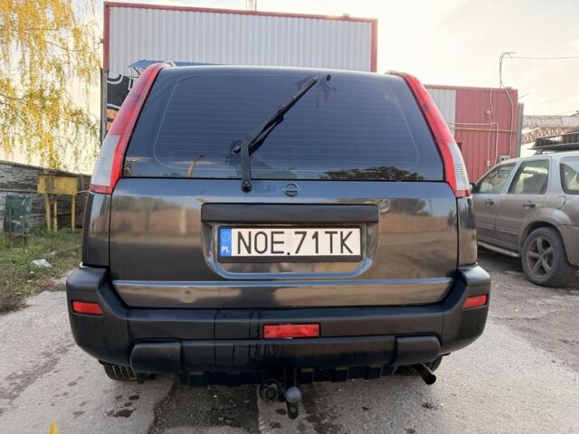 Синий Ниссан ИксТрейл, объемом двигателя 2 л и пробегом 400 тыс. км за 2850 $, фото 7 на Automoto.ua