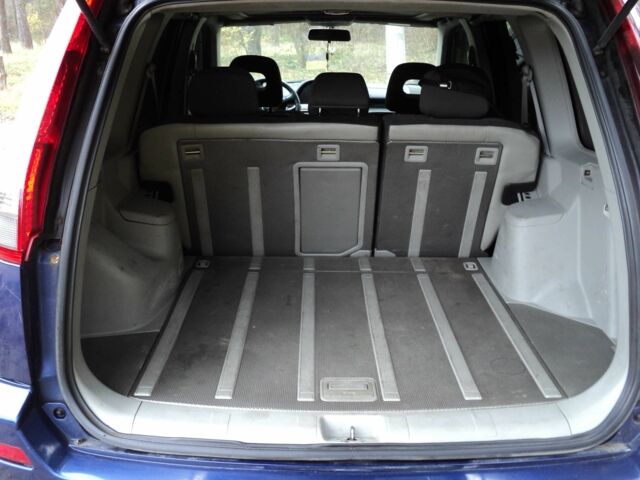 Синий Ниссан ИксТрейл, объемом двигателя 2.2 л и пробегом 300 тыс. км за 3000 $, фото 4 на Automoto.ua