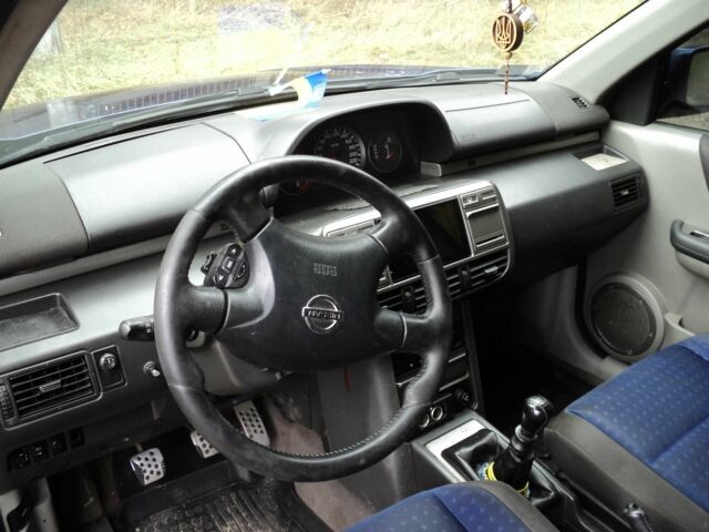 Синий Ниссан ИксТрейл, объемом двигателя 2.2 л и пробегом 300 тыс. км за 3000 $, фото 6 на Automoto.ua