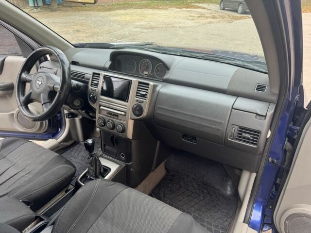 Синий Ниссан ИксТрейл, объемом двигателя 2.2 л и пробегом 300 тыс. км за 2650 $, фото 10 на Automoto.ua