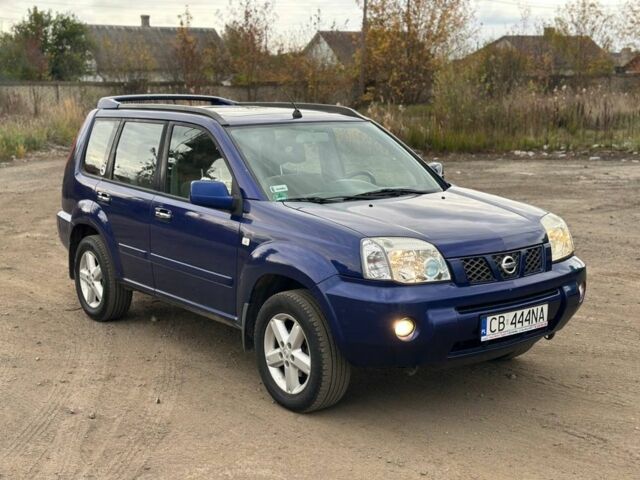 Синий Ниссан ИксТрейл, объемом двигателя 2.2 л и пробегом 280 тыс. км за 3699 $, фото 2 на Automoto.ua