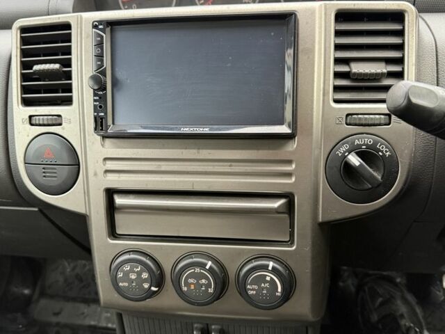 Синий Ниссан ИксТрейл, объемом двигателя 0 л и пробегом 200 тыс. км за 2600 $, фото 8 на Automoto.ua