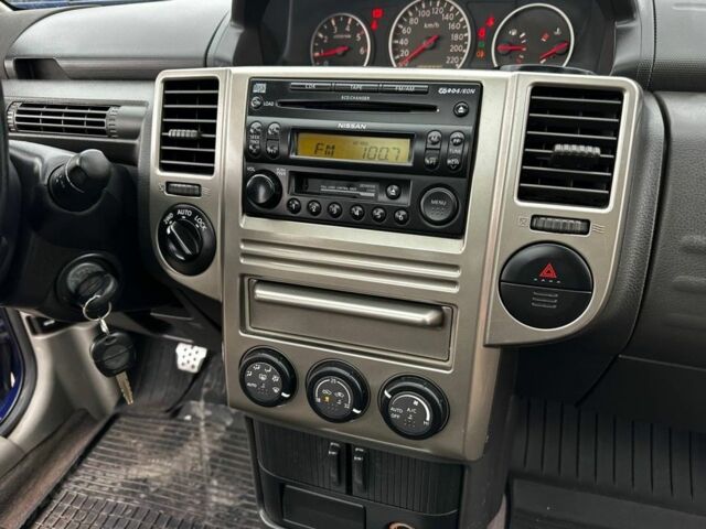 Синий Ниссан ИксТрейл, объемом двигателя 2.2 л и пробегом 280 тыс. км за 3699 $, фото 5 на Automoto.ua