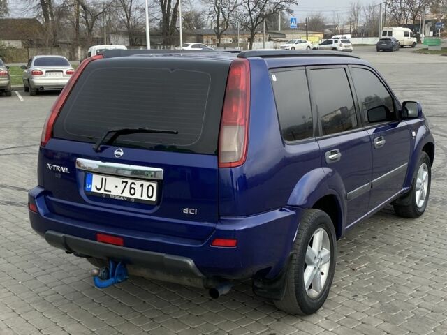 Синий Ниссан ИксТрейл, объемом двигателя 2.2 л и пробегом 200 тыс. км за 3850 $, фото 5 на Automoto.ua