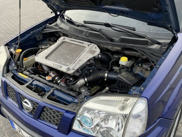 Синий Ниссан ИксТрейл, объемом двигателя 2.2 л и пробегом 200 тыс. км за 3850 $, фото 10 на Automoto.ua