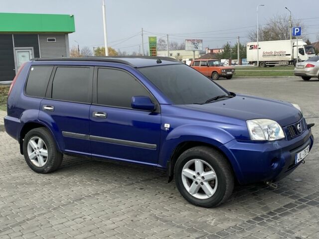 Синий Ниссан ИксТрейл, объемом двигателя 2.2 л и пробегом 200 тыс. км за 3850 $, фото 6 на Automoto.ua