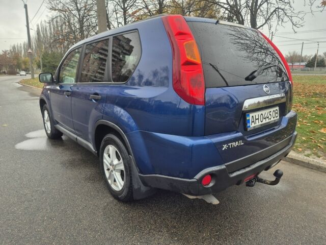 Синий Ниссан ИксТрейл, объемом двигателя 2 л и пробегом 204 тыс. км за 10000 $, фото 4 на Automoto.ua