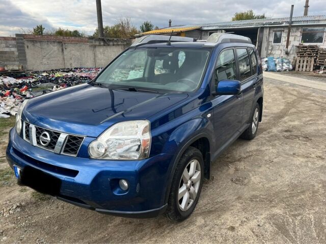 Синий Ниссан ИксТрейл, объемом двигателя 2 л и пробегом 170 тыс. км за 5344 $, фото 2 на Automoto.ua