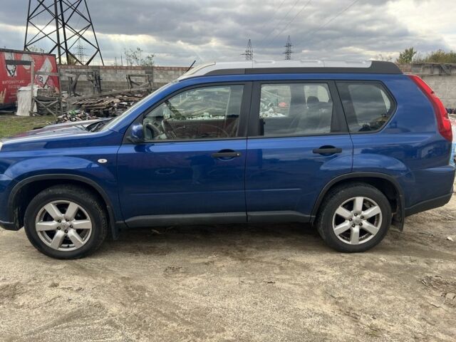 Синий Ниссан ИксТрейл, объемом двигателя 2 л и пробегом 170 тыс. км за 5344 $, фото 1 на Automoto.ua