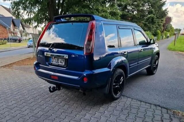 Синий Ниссан ИксТрейл, объемом двигателя 2.2 л и пробегом 254 тыс. км за 2850 $, фото 7 на Automoto.ua