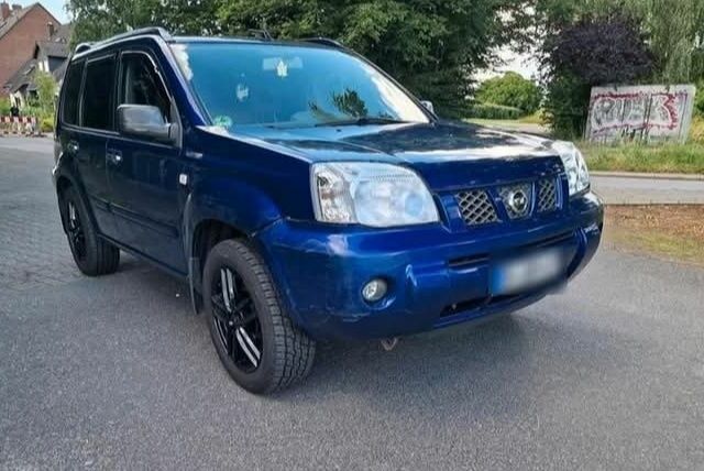 Синий Ниссан ИксТрейл, объемом двигателя 2.2 л и пробегом 254 тыс. км за 2850 $, фото 2 на Automoto.ua