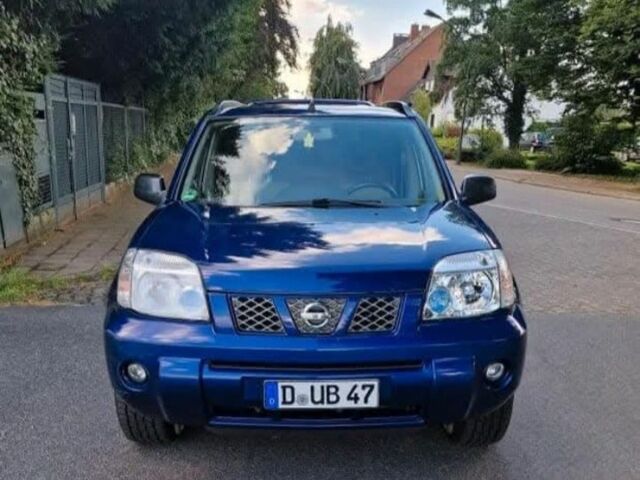 Синий Ниссан ИксТрейл, объемом двигателя 2.2 л и пробегом 254 тыс. км за 2850 $, фото 1 на Automoto.ua