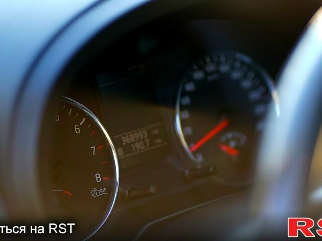 Синий Ниссан ИксТрейл, объемом двигателя 2 л и пробегом 369 тыс. км за 9500 $, фото 3 на Automoto.ua