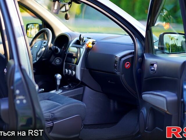 Синий Ниссан ИксТрейл, объемом двигателя 2 л и пробегом 369 тыс. км за 9500 $, фото 6 на Automoto.ua