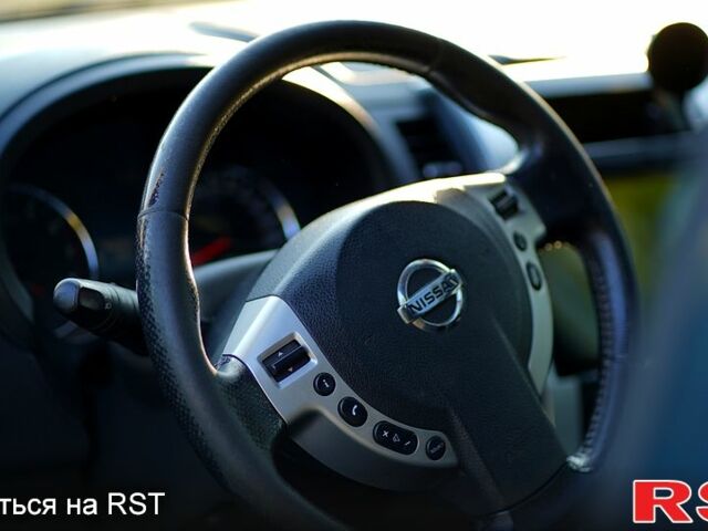 Синий Ниссан ИксТрейл, объемом двигателя 2 л и пробегом 369 тыс. км за 9500 $, фото 4 на Automoto.ua