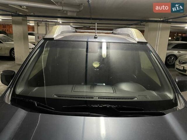 Синий Ниссан ИксТрейл, объемом двигателя 2 л и пробегом 250 тыс. км за 12500 $, фото 2 на Automoto.ua