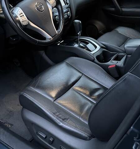 Синий Ниссан ИксТрейл, объемом двигателя 1.6 л и пробегом 203 тыс. км за 16900 $, фото 5 на Automoto.ua