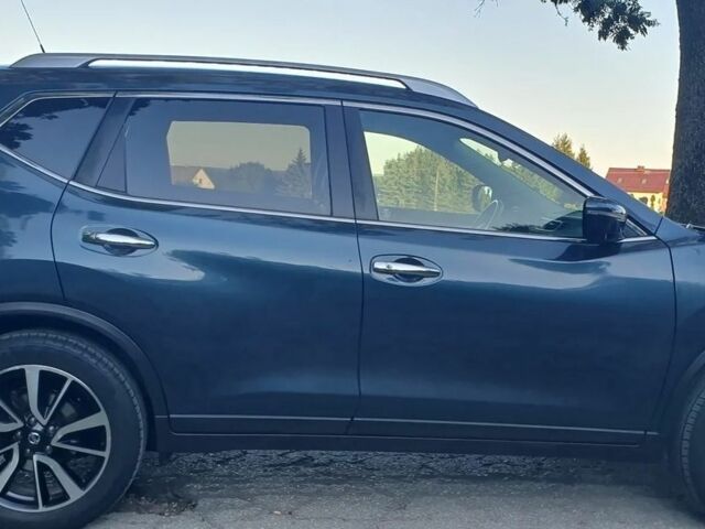 Синий Ниссан ИксТрейл, объемом двигателя 1.6 л и пробегом 57 тыс. км за 8200 $, фото 4 на Automoto.ua