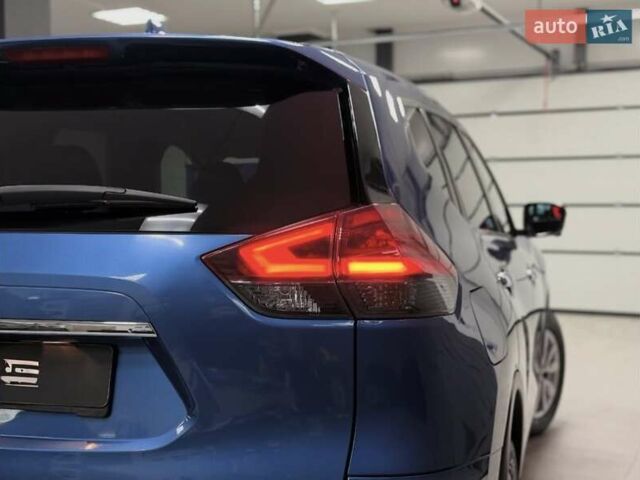 Синий Ниссан ИксТрейл, объемом двигателя 2 л и пробегом 78 тыс. км за 19000 $, фото 2 на Automoto.ua