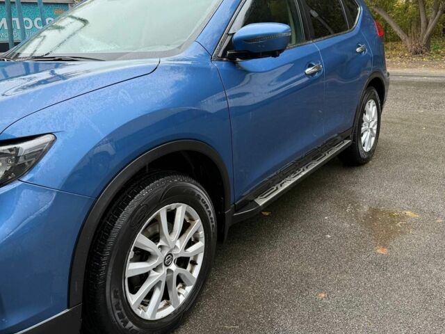 Синий Ниссан ИксТрейл, объемом двигателя 1.6 л и пробегом 112 тыс. км за 23000 $, фото 4 на Automoto.ua